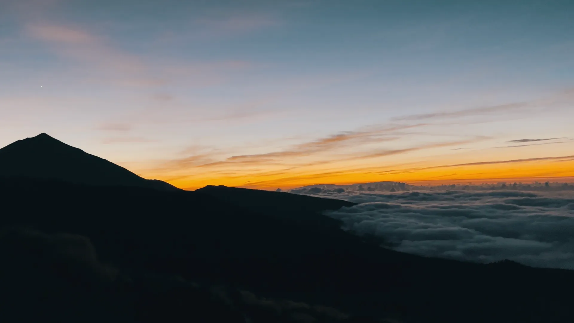 Still 9 from Tenerife | 2024